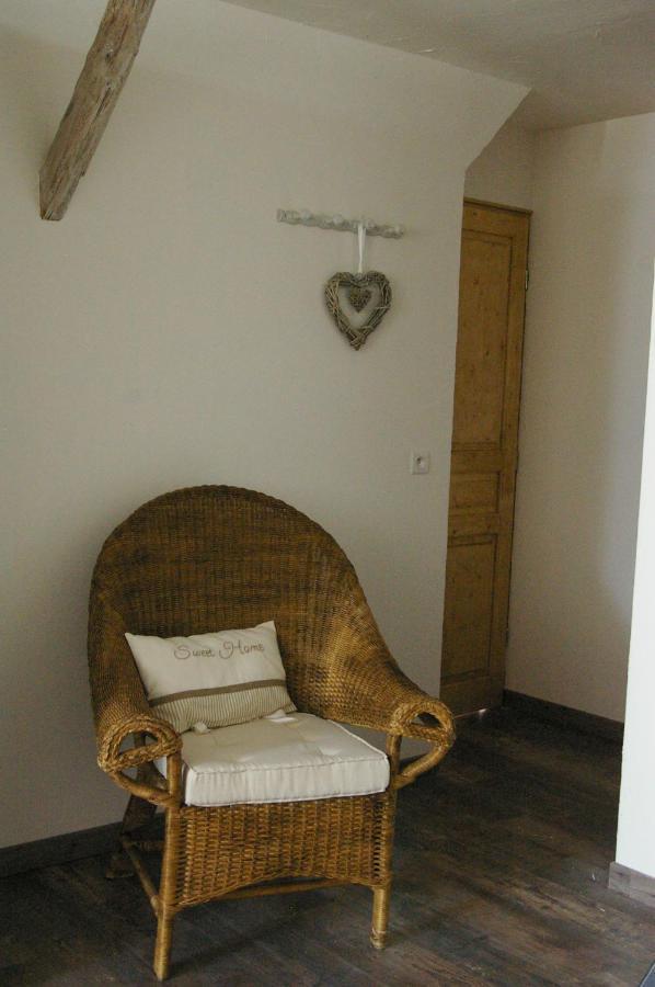 Au Charme D'Antan Bed and Breakfast Féron Buitenkant foto