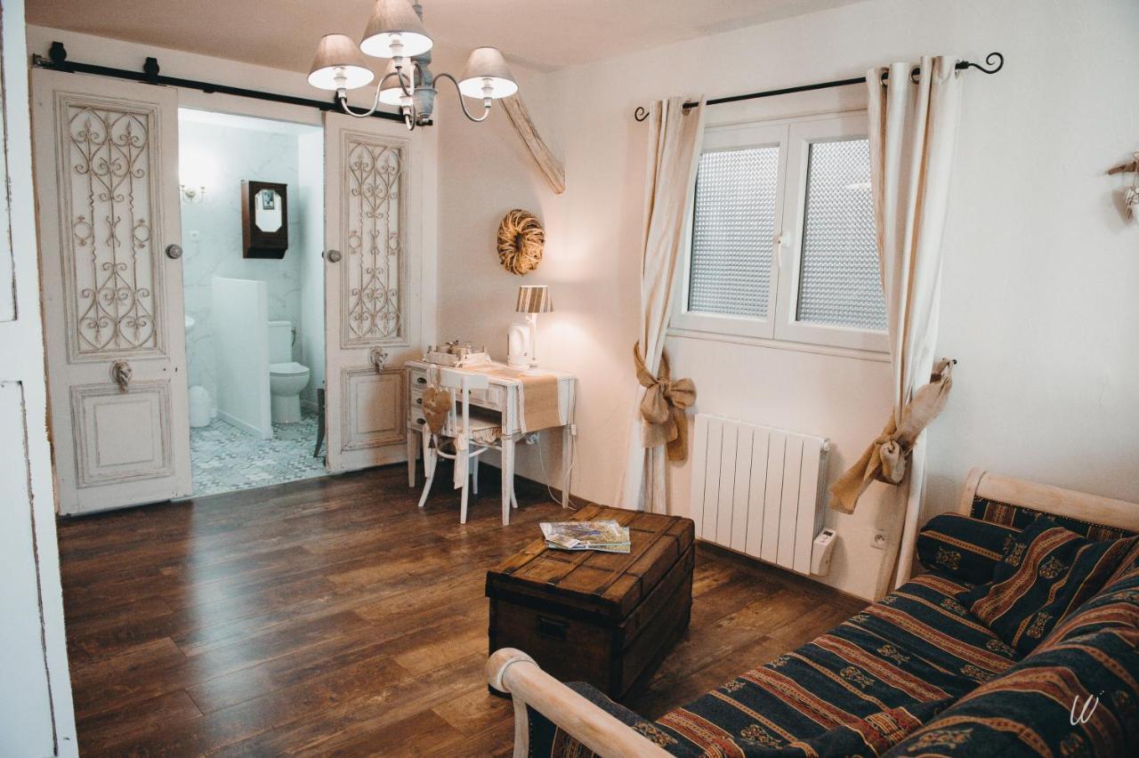 Au Charme D'Antan Bed and Breakfast Féron Buitenkant foto
