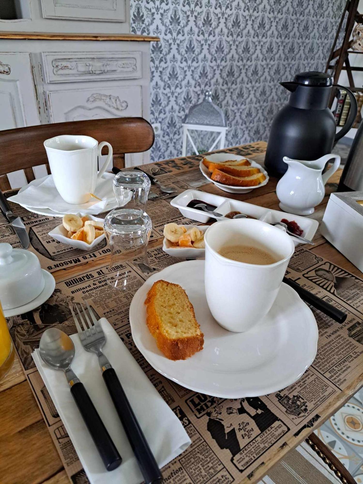 Au Charme D'Antan Bed and Breakfast Féron Buitenkant foto